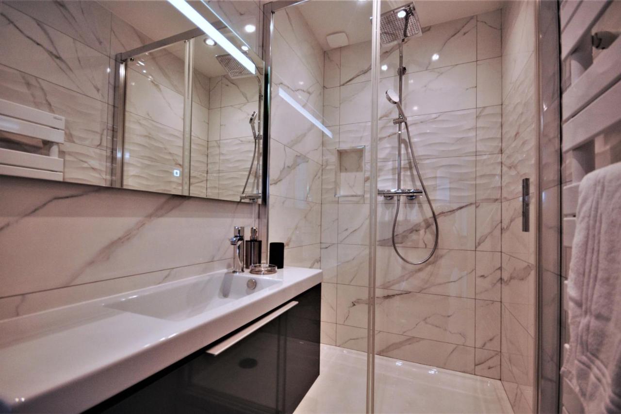 Le Matignon - Design Apartment Facing Lake Annecy Bagian luar foto